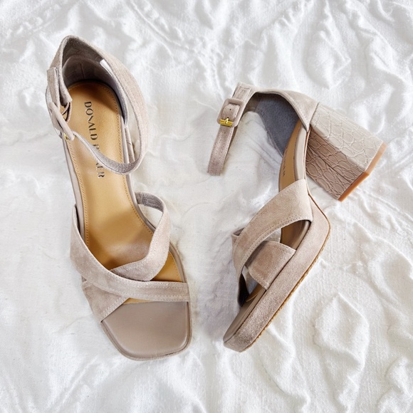 Donald J Pliner Trista Womens Slip On Strappy Heel Size 8.5 New - Picture 2 of 7